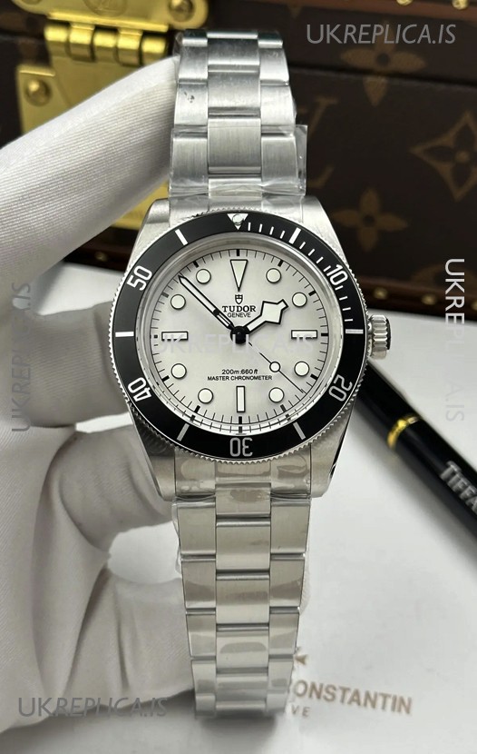 Tudor Black Bay 68 M7943A1A0NU-0002 White Dial 43MM Super Clone Watch 